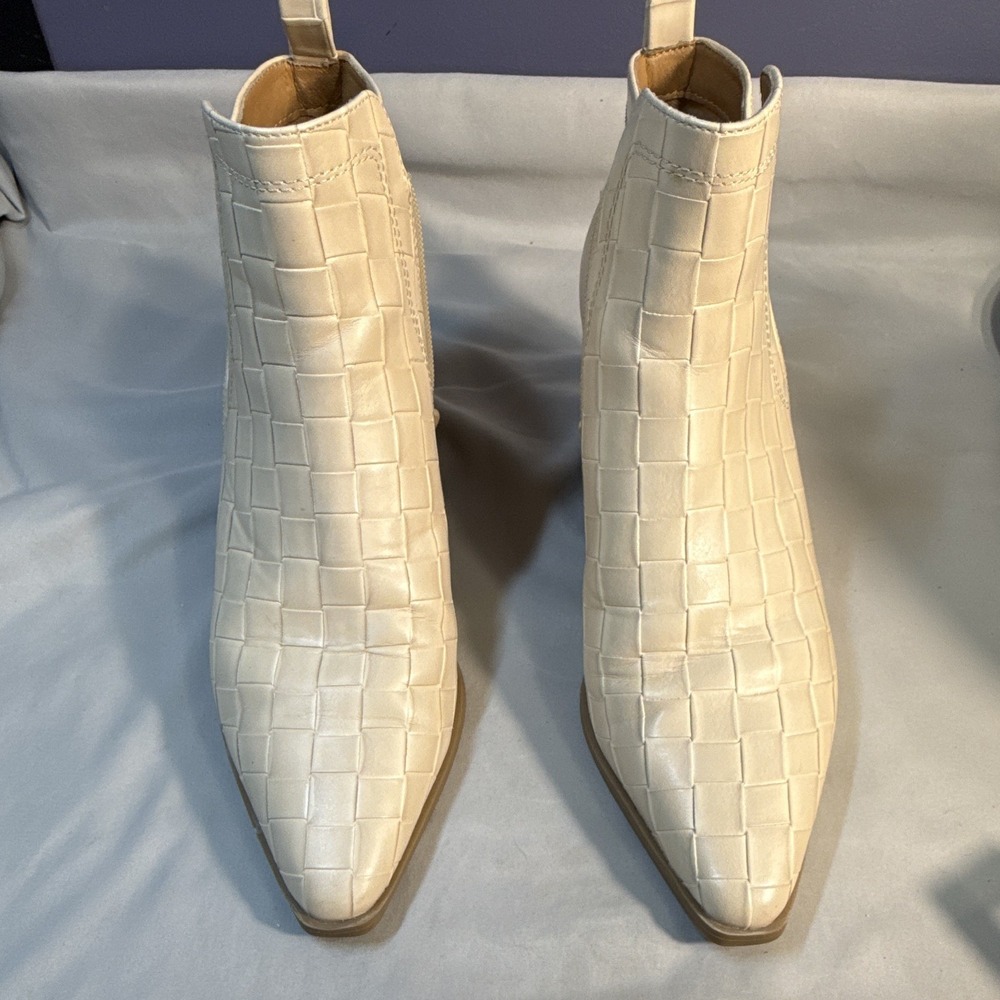 Yellow Box Women's Croc Embossed Pointed Toe Ankle Booties Zip 7.5